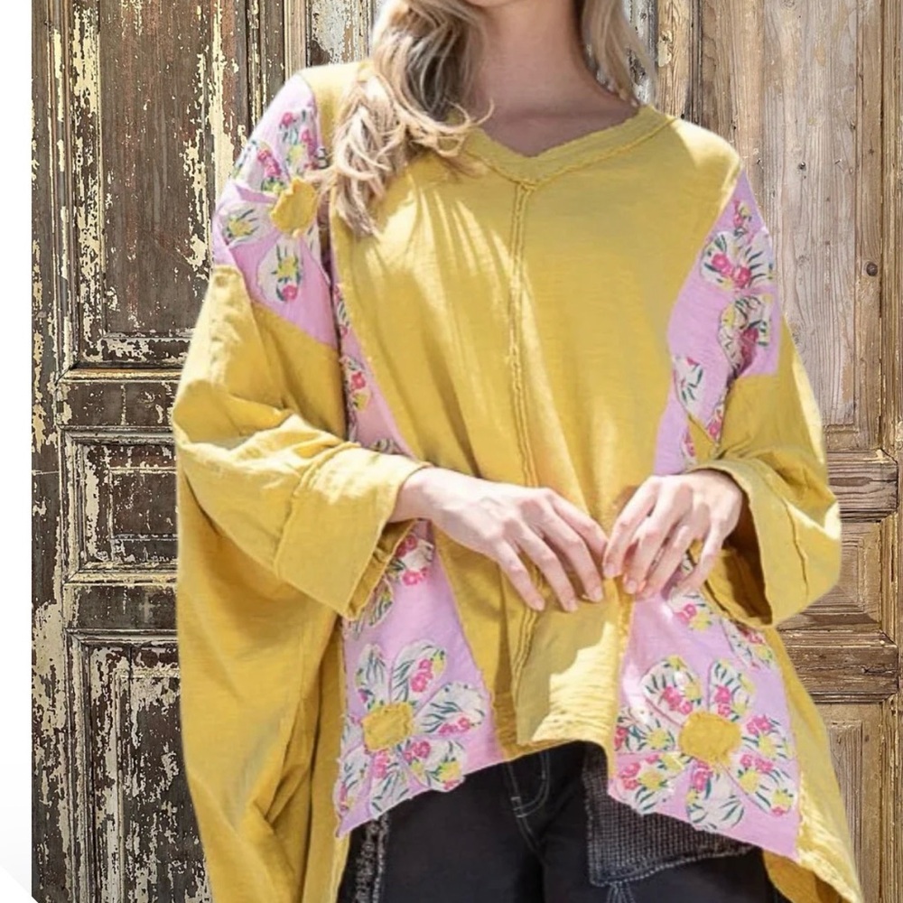 Blue Velvet Bohemian Yellow Floral Patchwork V-Neck Tunic Top med